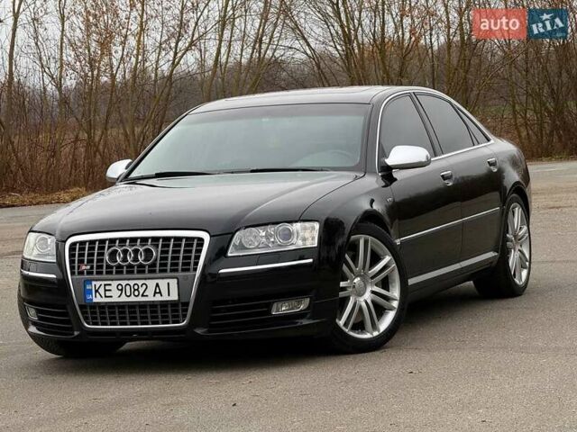 Черный Ауди С8, объемом двигателя 5.2 л и пробегом 153 тыс. км за 22777 $, фото 7 на Automoto.ua
