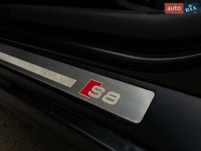 Черный Ауди С8, объемом двигателя 5.2 л и пробегом 153 тыс. км за 22777 $, фото 22 на Automoto.ua