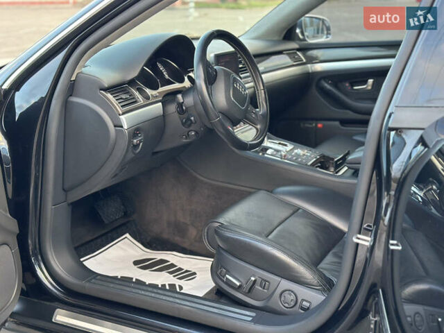 Ауди С8 2007 в Киеве на Automoto.ua Черный Ауди С8, объемом двигателя 5.2 л и пробегом 150 тыс. км за 14990 $, фото 59 на Automoto.ua