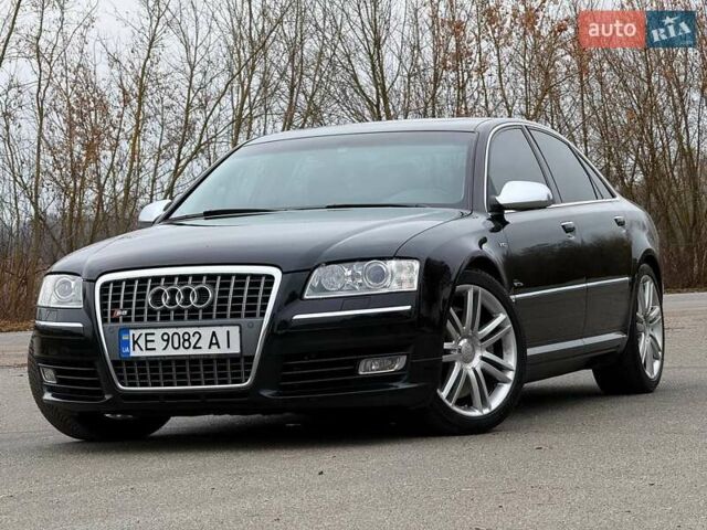 Черный Ауди С8, объемом двигателя 5.2 л и пробегом 153 тыс. км за 22777 $, фото 6 на Automoto.ua