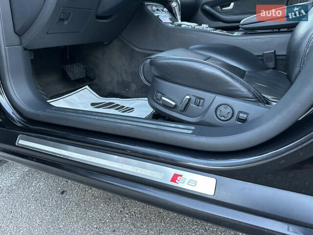 Ауди С8 2007 в Киеве на Automoto.ua Черный Ауди С8, объемом двигателя 5.2 л и пробегом 150 тыс. км за 14990 $, фото 15 на Automoto.ua