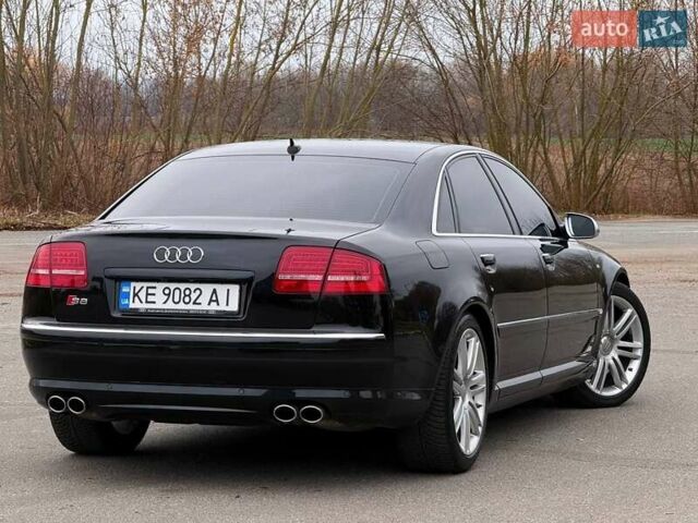 Черный Ауди С8, объемом двигателя 5.2 л и пробегом 153 тыс. км за 22777 $, фото 5 на Automoto.ua
