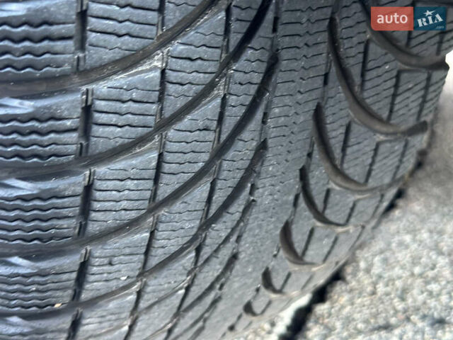 Ауди С8 2007 в Киеве на Automoto.ua Черный Ауди С8, объемом двигателя 5.2 л и пробегом 150 тыс. км за 14990 $, фото 77 на Automoto.ua