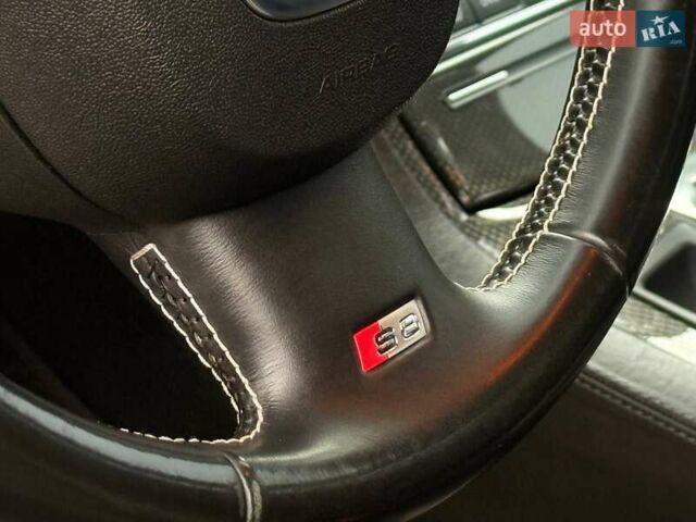 Черный Ауди С8, объемом двигателя 5.2 л и пробегом 153 тыс. км за 22777 $, фото 20 на Automoto.ua