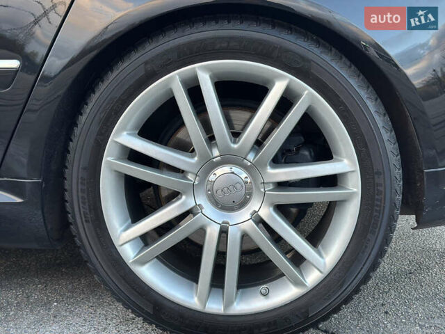 Ауди С8 2007 в Киеве на Automoto.ua Черный Ауди С8, объемом двигателя 5.2 л и пробегом 150 тыс. км за 14990 $, фото 76 на Automoto.ua