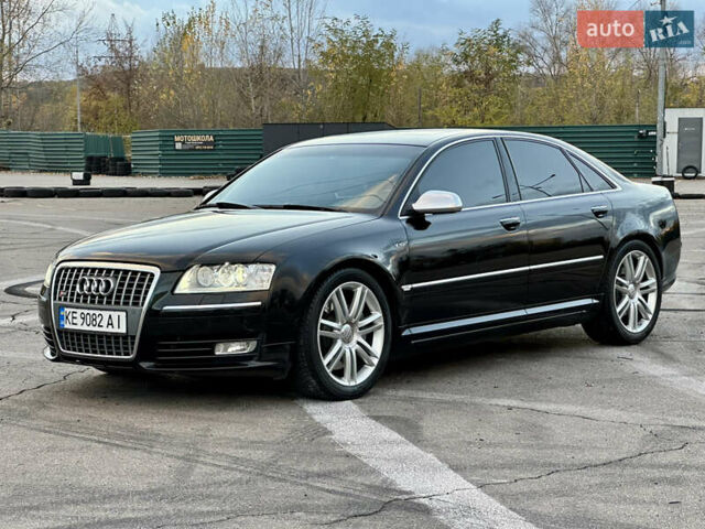 Ауди С8 2007 в Киеве на Automoto.ua Черный Ауди С8, объемом двигателя 5.2 л и пробегом 150 тыс. км за 14990 $, фото 39 на Automoto.ua