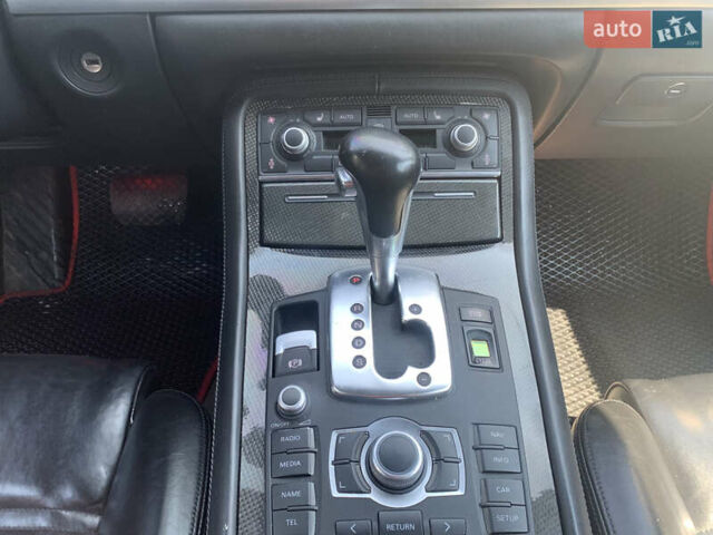 Черный Ауди С8, объемом двигателя 5.2 л и пробегом 270 тыс. км за 12999 $, фото 23 на Automoto.ua