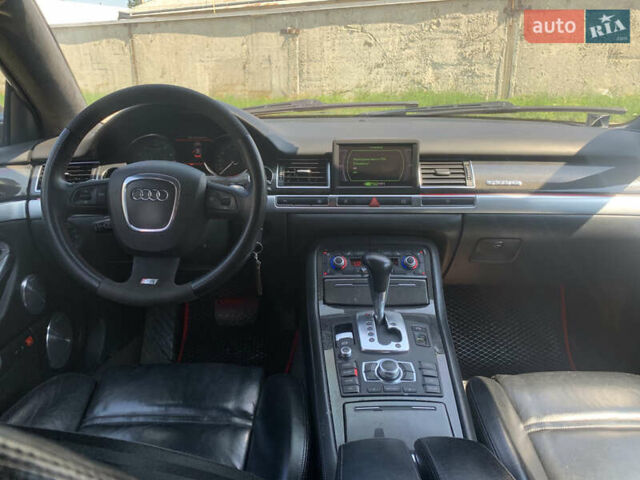 Черный Ауди С8, объемом двигателя 5.2 л и пробегом 270 тыс. км за 12999 $, фото 31 на Automoto.ua