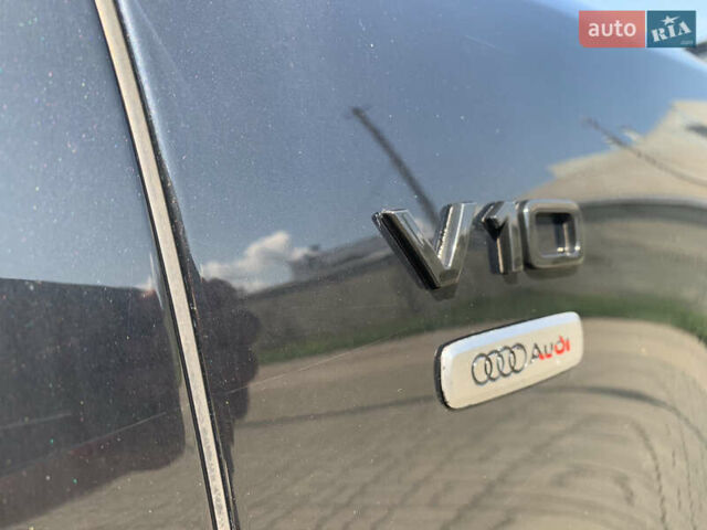 Чорний Ауді S8, об'ємом двигуна 5.2 л та пробігом 262 тис. км за 15000 $, фото 11 на Automoto.ua