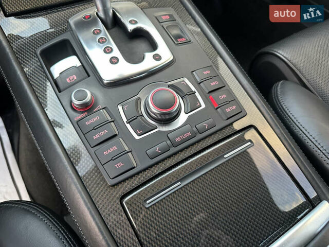 Ауди С8 2007 в Киеве на Automoto.ua Черный Ауди С8, объемом двигателя 5.2 л и пробегом 150 тыс. км за 14990 $, фото 16 на Automoto.ua