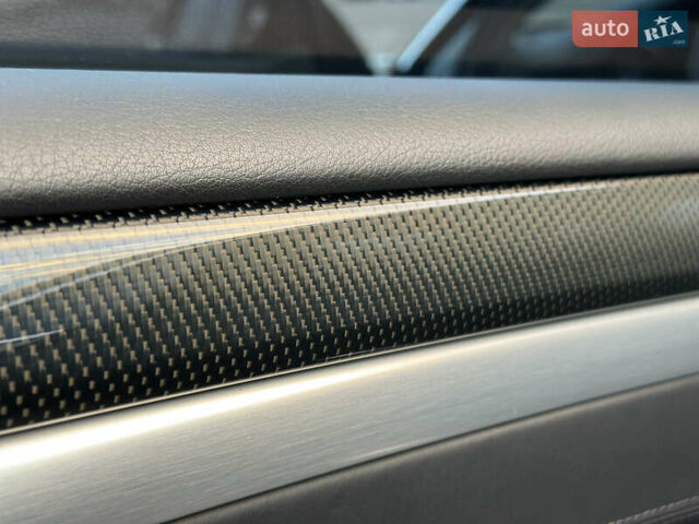 Ауди С8 2007 в Киеве на Automoto.ua Черный Ауди С8, объемом двигателя 5.2 л и пробегом 150 тыс. км за 14990 $, фото 58 на Automoto.ua