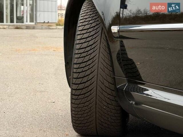 Черный Ауди С8, объемом двигателя 5.2 л и пробегом 153 тыс. км за 22777 $, фото 12 на Automoto.ua