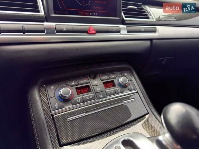 Черный Ауди С8, объемом двигателя 5.2 л и пробегом 153 тыс. км за 22777 $, фото 32 на Automoto.ua