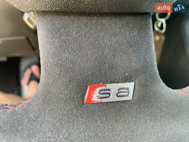 Чорний Ауді S8, об'ємом двигуна 5.2 л та пробігом 262 тис. км за 15000 $, фото 29 на Automoto.ua