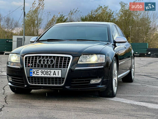 Ауди С8 2007 в Киеве на Automoto.ua Черный Ауди С8, объемом двигателя 5.2 л и пробегом 150 тыс. км за 14990 $, фото 44 на Automoto.ua