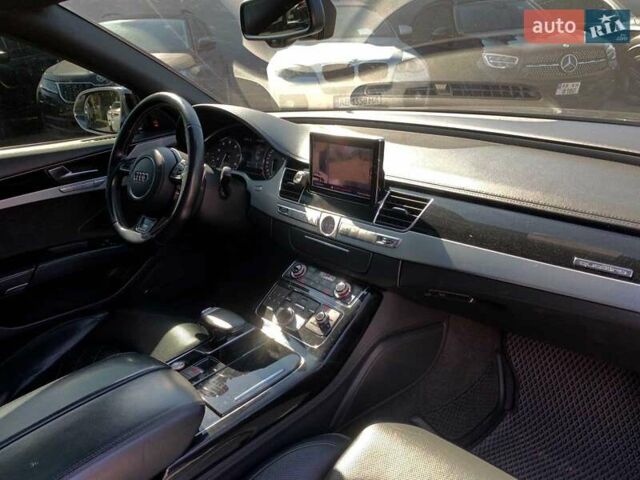 Чорний Ауді S8, об'ємом двигуна 4 л та пробігом 218 тис. км за 22590 $, фото 41 на Automoto.ua