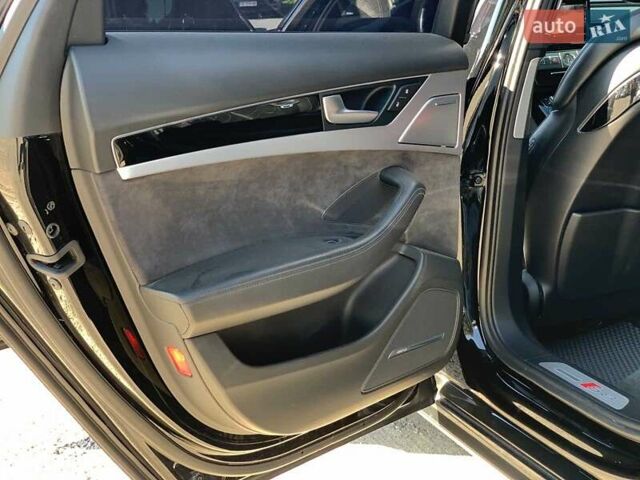 Чорний Ауді S8, об'ємом двигуна 4 л та пробігом 218 тис. км за 22590 $, фото 25 на Automoto.ua
