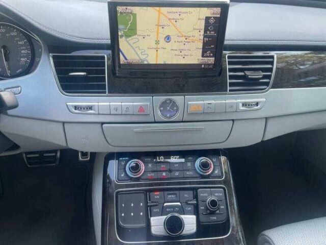 Черный Ауди С8, объемом двигателя 4 л и пробегом 57 тыс. км за 4100 $, фото 6 на Automoto.ua