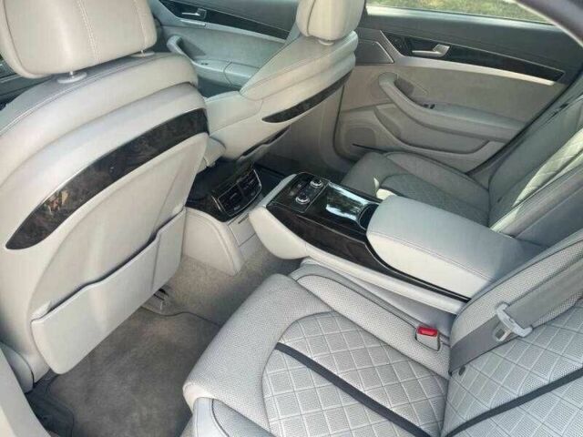 Черный Ауди С8, объемом двигателя 4 л и пробегом 57 тыс. км за 4100 $, фото 8 на Automoto.ua