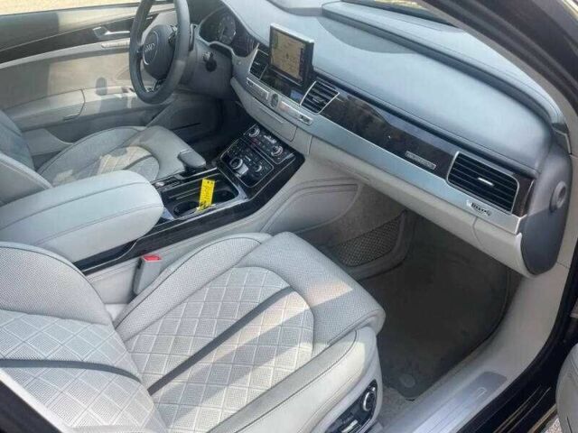 Черный Ауди С8, объемом двигателя 4 л и пробегом 57 тыс. км за 4100 $, фото 7 на Automoto.ua