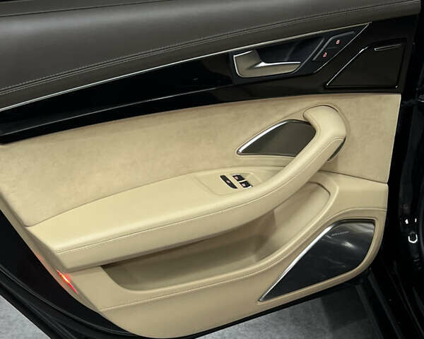 Черный Ауди С8, объемом двигателя 4 л и пробегом 205 тыс. км за 34000 $, фото 19 на Automoto.ua