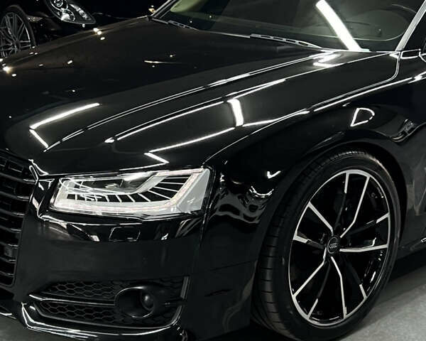 Черный Ауди С8, объемом двигателя 4 л и пробегом 205 тыс. км за 34000 $, фото 4 на Automoto.ua