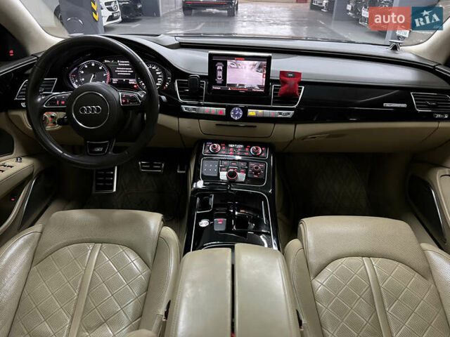 Черный Ауди С8, объемом двигателя 4 л и пробегом 205 тыс. км за 34000 $, фото 25 на Automoto.ua