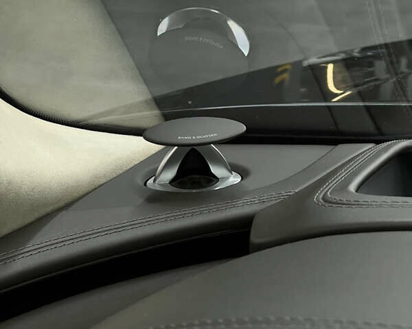 Черный Ауди С8, объемом двигателя 4 л и пробегом 205 тыс. км за 34000 $, фото 18 на Automoto.ua