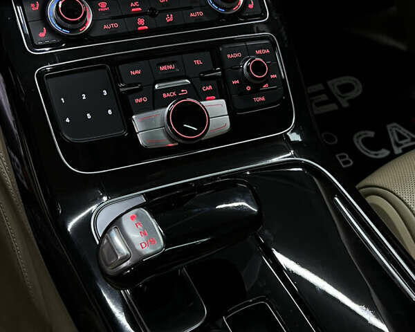 Черный Ауди С8, объемом двигателя 4 л и пробегом 205 тыс. км за 34000 $, фото 17 на Automoto.ua