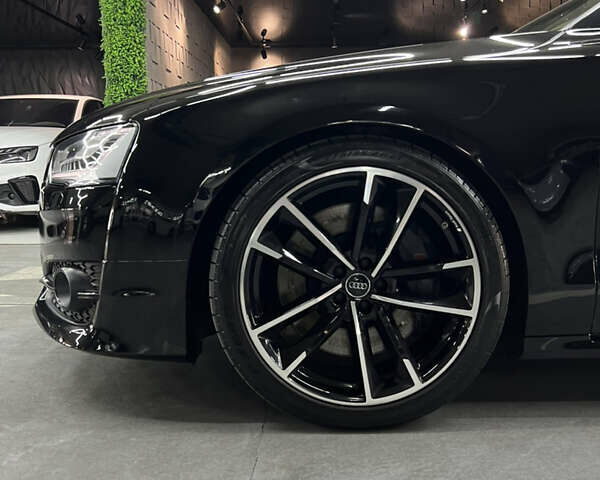 Черный Ауди С8, объемом двигателя 4 л и пробегом 205 тыс. км за 34000 $, фото 5 на Automoto.ua