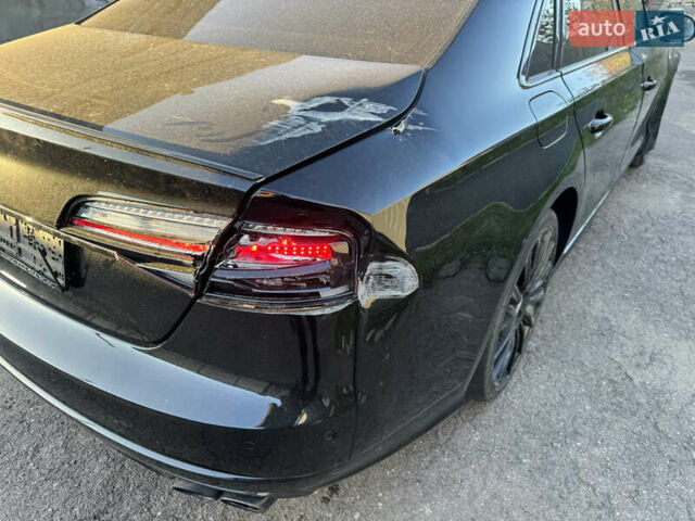 Черный Ауди С8, объемом двигателя 3.99 л и пробегом 130 тыс. км за 24500 $, фото 4 на Automoto.ua