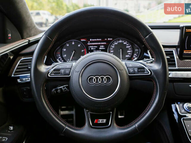 Чорний Ауді S8, об'ємом двигуна 3.99 л та пробігом 131 тис. км за 55000 $, фото 31 на Automoto.ua
