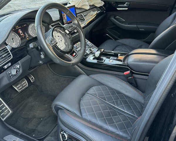 Черный Ауди С8, объемом двигателя 3.99 л и пробегом 130 тыс. км за 24500 $, фото 7 на Automoto.ua