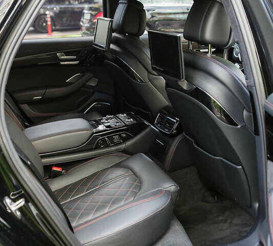 Чорний Ауді S8, об'ємом двигуна 3.99 л та пробігом 131 тис. км за 55000 $, фото 42 на Automoto.ua