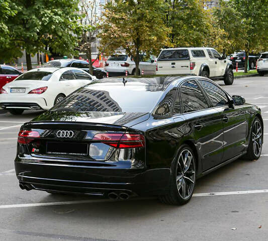 Чорний Ауді S8, об'ємом двигуна 3.99 л та пробігом 131 тис. км за 55000 $, фото 2 на Automoto.ua