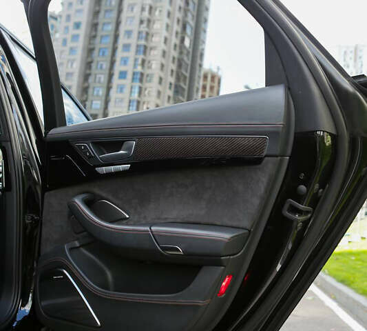 Чорний Ауді S8, об'ємом двигуна 3.99 л та пробігом 131 тис. км за 55000 $, фото 38 на Automoto.ua