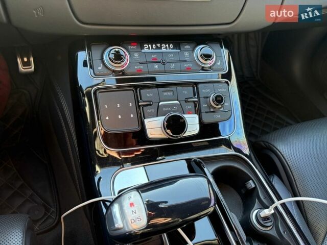 Черный Ауди С8, объемом двигателя 3.99 л и пробегом 160 тыс. км за 54900 $, фото 21 на Automoto.ua