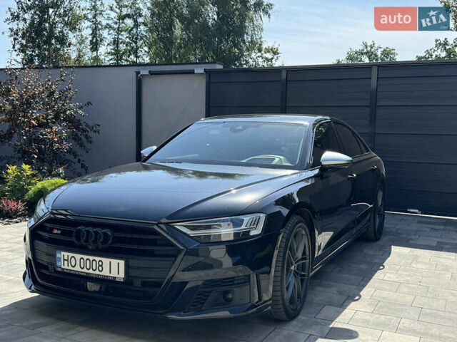 Черный Ауди С8, объемом двигателя 4 л и пробегом 122 тыс. км за 78000 $, фото 1 на Automoto.ua