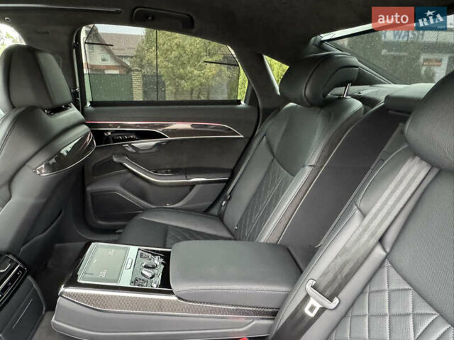 Черный Ауди С8, объемом двигателя 4 л и пробегом 122 тыс. км за 78000 $, фото 17 на Automoto.ua