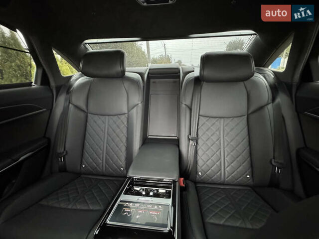 Черный Ауди С8, объемом двигателя 4 л и пробегом 122 тыс. км за 78000 $, фото 27 на Automoto.ua