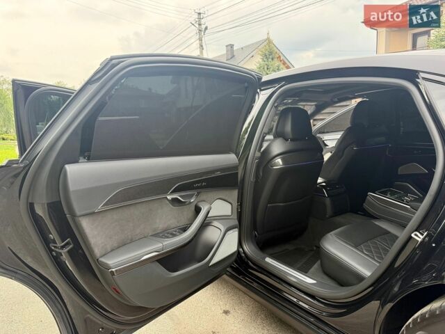 Чорний Ауді S8, об'ємом двигуна 4 л та пробігом 57 тис. км за 69750 $, фото 62 на Automoto.ua