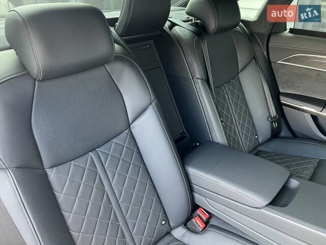 Ауди С8 2022 в Киеве на Automoto.ua Черный Ауди С8, объемом двигателя 4 л и пробегом 85 тыс. км за 102000 $, фото 30 на Automoto.ua