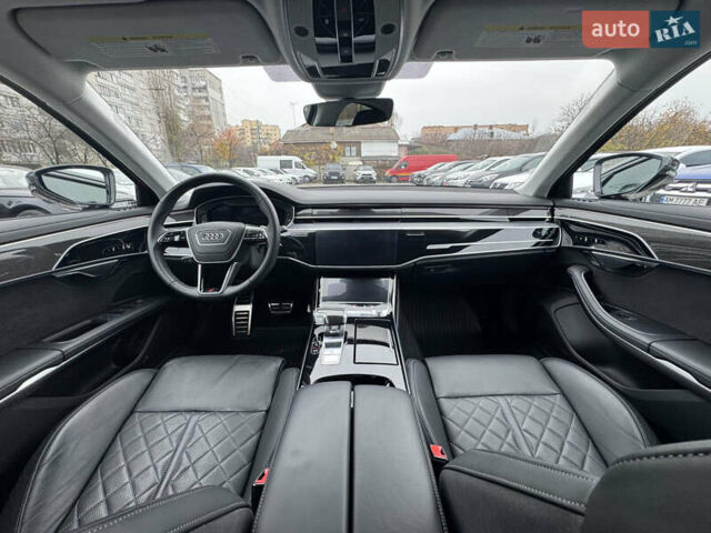 Черный Ауди С8, объемом двигателя 4 л и пробегом 43 тыс. км за 114000 $, фото 17 на Automoto.ua