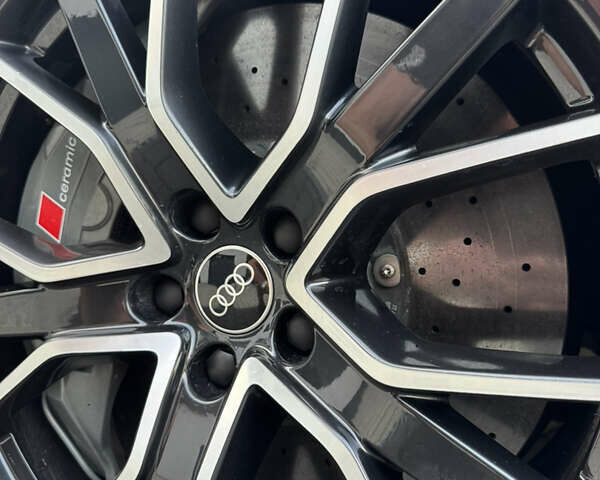 Чорний Ауді S8, об'ємом двигуна 4 л та пробігом 104 тис. км за 92400 $, фото 17 на Automoto.ua