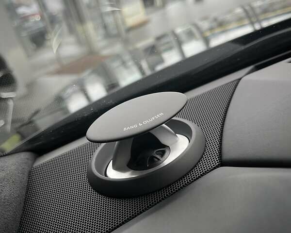 Черный Ауди С8, объемом двигателя 4 л и пробегом 53 тыс. км за 136465 $, фото 50 на Automoto.ua