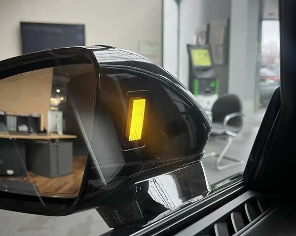 Черный Ауди С8, объемом двигателя 4 л и пробегом 53 тыс. км за 136465 $, фото 57 на Automoto.ua