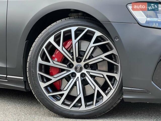 Ауди С8 2022 в Киеве на Automoto.ua Черный Ауди С8, объемом двигателя 4 л и пробегом 85 тыс. км за 102000 $, фото 4 на Automoto.ua