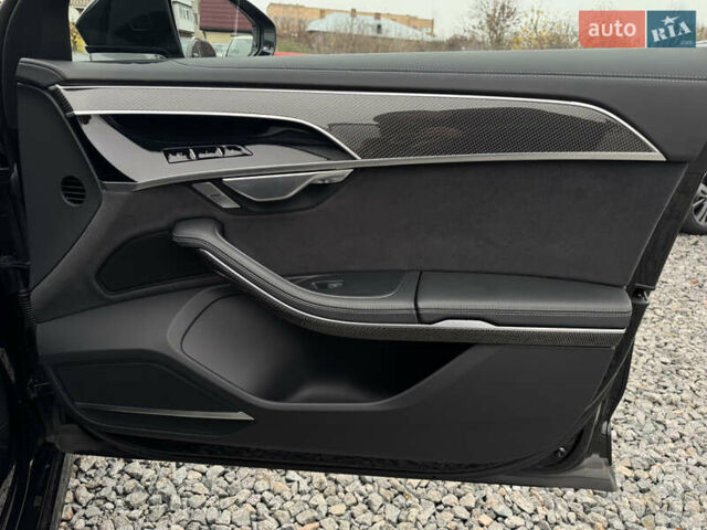 Черный Ауди С8, объемом двигателя 4 л и пробегом 43 тыс. км за 114000 $, фото 34 на Automoto.ua