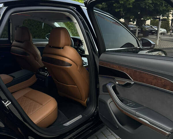 Чорний Ауді S8, об'ємом двигуна 4 л та пробігом 104 тис. км за 92400 $, фото 33 на Automoto.ua