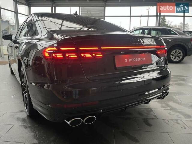 Черный Ауди С8, объемом двигателя 4 л и пробегом 53 тыс. км за 136465 $, фото 21 на Automoto.ua